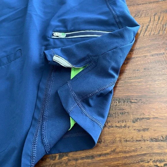 Healing Hands Scrub Top - Picture 4 of 4